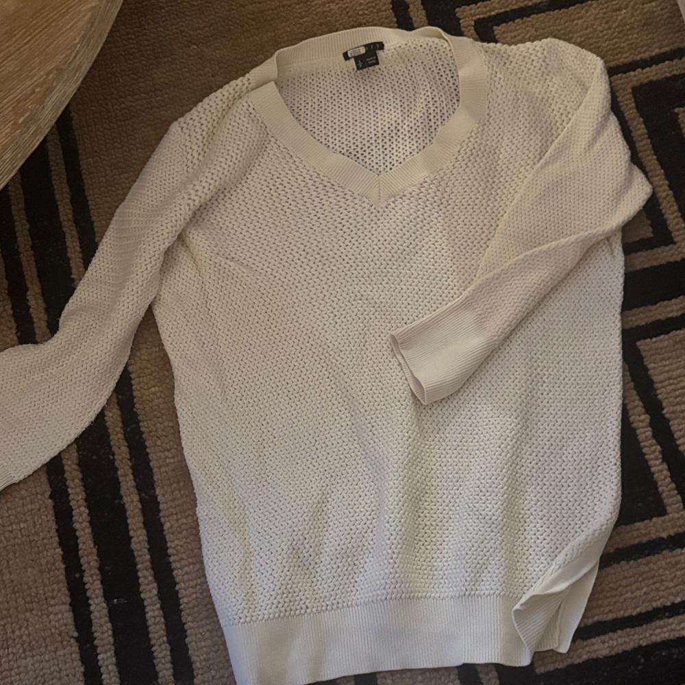Theory V-Neck crochet Cream Sweater - size small